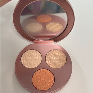 MAC Mickey Mouse limited edition highlighter and blush